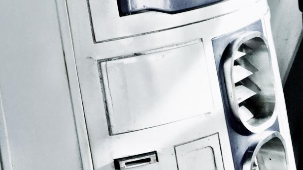 R2white
